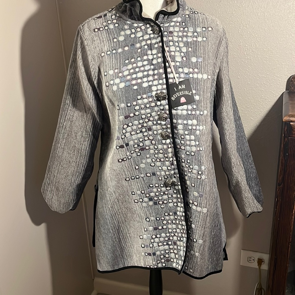 NWT I-Reversible high fashion coat. Lilac and gray